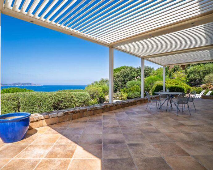 Lumio, Villa 4 chambres, piscine, vue panoramique mer et montagnes, plage à pied