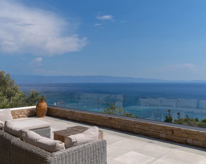 Ajaccio, Route des Sanguinaires, Villa vue mer panoramique, 4 chambres, piscine, plage à pied