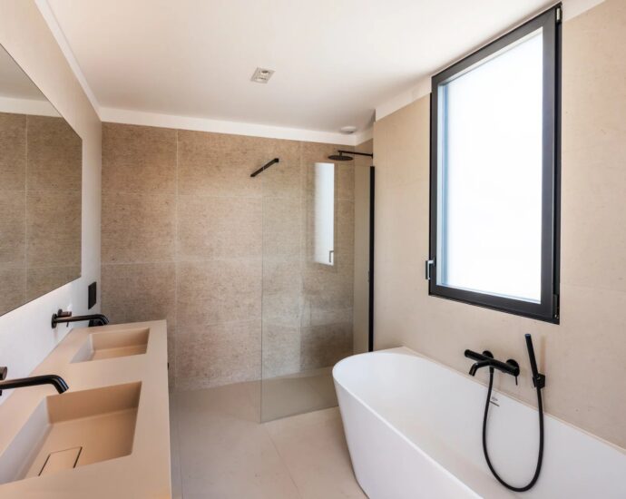 Rive Sud d’Ajaccio, Porticcio, Villa contemporaine avec vue mer, 4 chambre, piscine à débordement, proche plage