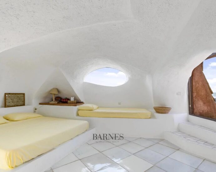 Ile de Cavallo – Propriété d&rsquo;exception – Pieds dans l&rsquo;eau – crique d&rsquo;accostage privée – jardin méditerranéen – 9 chambres