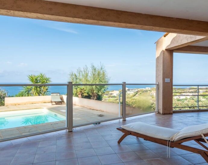 Corbara, Marine de Davia, villa 4 chambres, piscine, vue mer panoramique, plage à pied