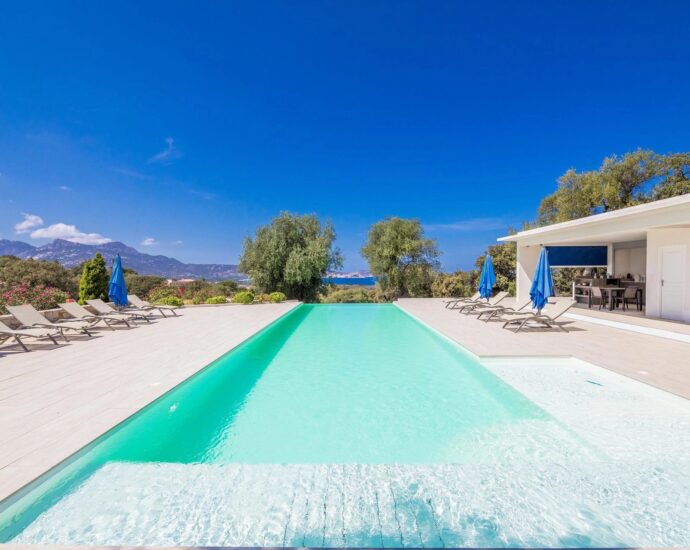 Lumio, 6 bedroom villa, panoramic sea view, infinity pool, near beach
