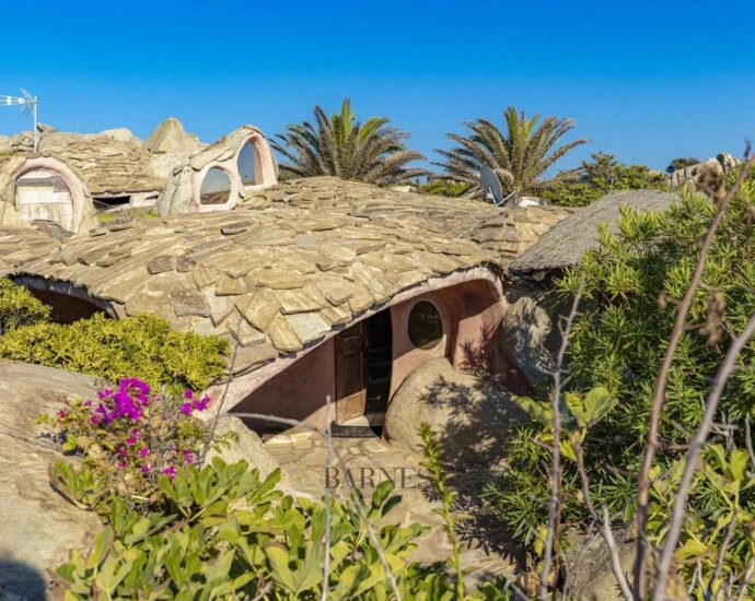 Ile de Cavallo – Propriété d&rsquo;exception – Pieds dans l&rsquo;eau – crique d&rsquo;accostage privée – jardin méditerranéen – 9 chambres