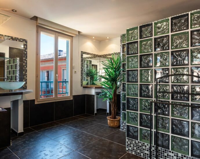 Exclusivité, Penthouse en duplex, 4 chambres, piscine, vue mer, proche plage
