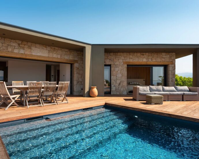 Ajaccio, Salario, Contemporary villa with panoramic sea views, high-end features, 4 suites, swimming pool, close to the beach
