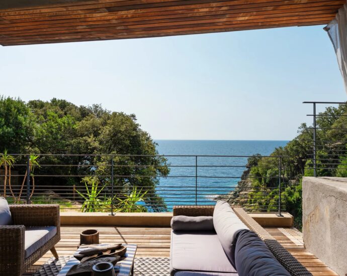 Cap Corse, Erbalunga, waterfront villa with private cove, direct sea access,7 Bedrooms, infinity Pool