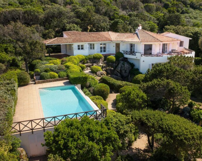 Coti-Chiavari, Villa 6 chambres, piscine, vue mer, plage à pied