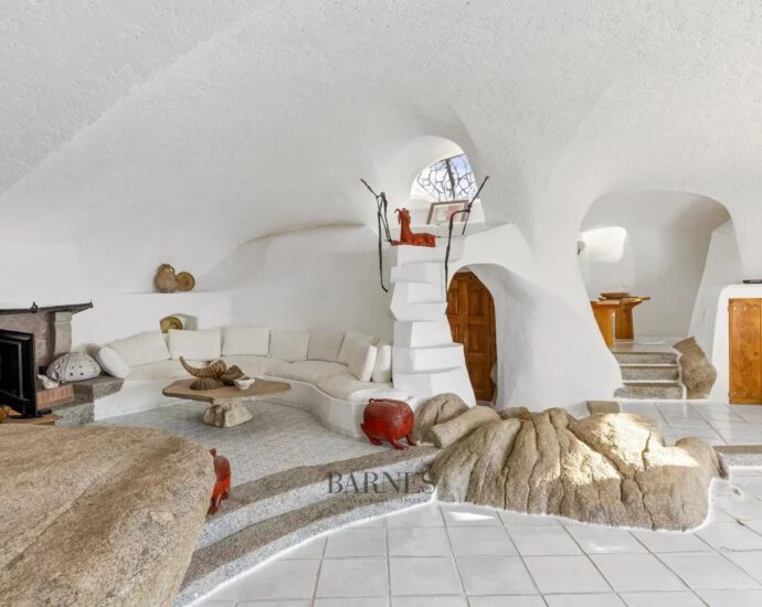 Ile de Cavallo – Propriété d&rsquo;exception – Pieds dans l&rsquo;eau – crique d&rsquo;accostage privée – jardin méditerranéen – 9 chambres