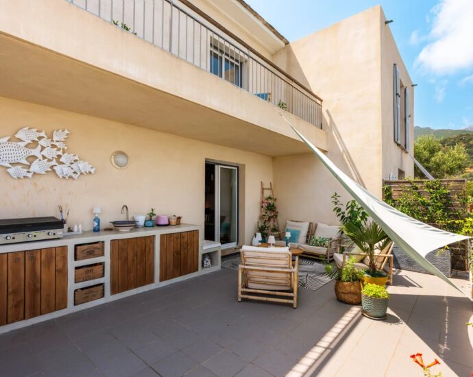 Cap Corse, San-Martino-di-Lota, Appartement Duplex,  4 chambres, résidence pied dans l’eau, vue mer panoramique, plage à pied