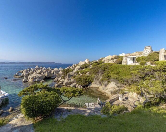 Ile de Cavallo – Propriété d&rsquo;exception – Pieds dans l&rsquo;eau – crique d&rsquo;accostage privée – jardin méditerranéen – 9 chambres