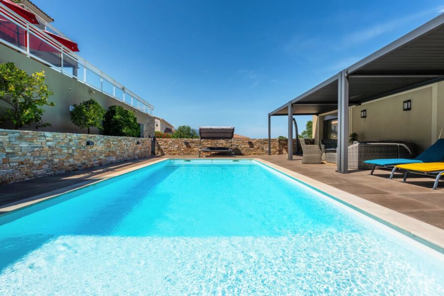 Biguglia, Villa d&rsquo;architecte, 6 chambres, annexe indépendante, vue mer, proche plage