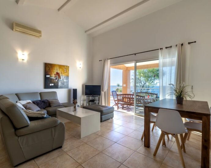 Corbara, Marine de Davia, villa 4 chambres, piscine, vue mer panoramique, plage à pied