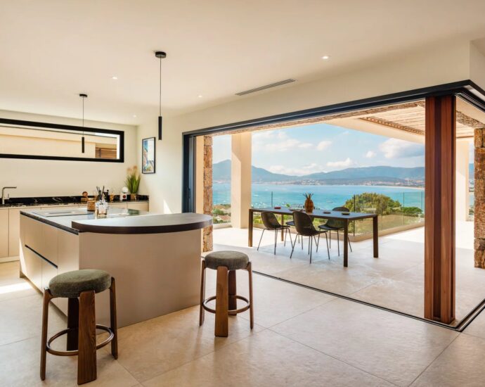 Rive-Sud d&rsquo;Ajaccio, Porticcio, villa vue mer, 4 Chambres, piscine, proche plage
