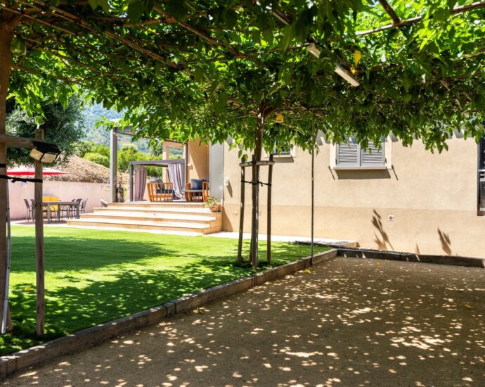 Biguglia, Villa d&rsquo;architecte, 6 chambres, annexe indépendante, vue mer, proche plage