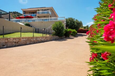 Biguglia, Villa d&rsquo;architecte, 6 chambres, annexe indépendante, vue mer, proche plage