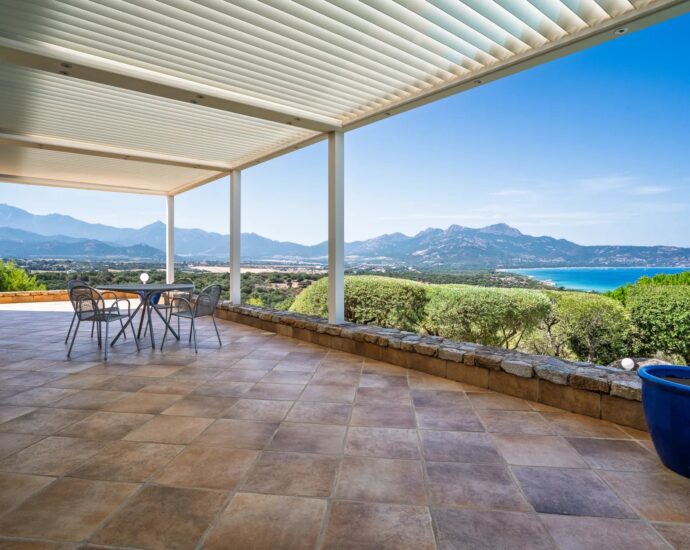 Lumio, Villa 4 chambres, piscine, vue panoramique mer et montagnes, plage à pied