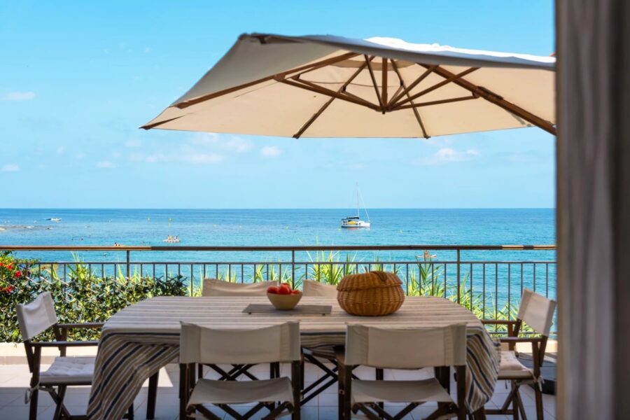Cap Corse, San-Martino-di-Lota, Appartement Duplex,  4 chambres, résidence pied dans l’eau, vue mer panoramique, plage à pied