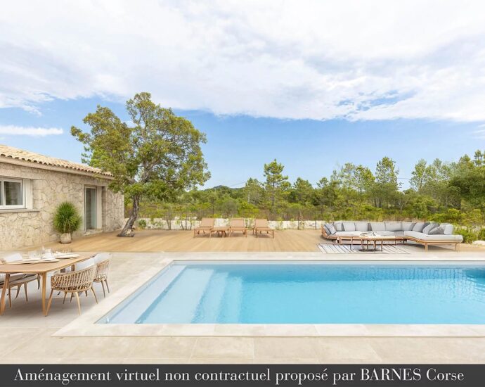 Lecci-, Villa 4 chambres, de plain-pied, avec piscine, proche plage