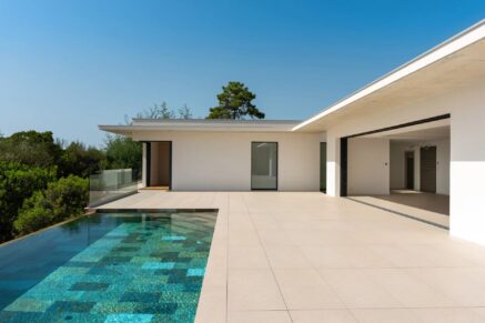 Rive Sud d’Ajaccio, Porticcio, Villa contemporaine avec vue mer, 4 chambre, piscine à débordement, proche plage