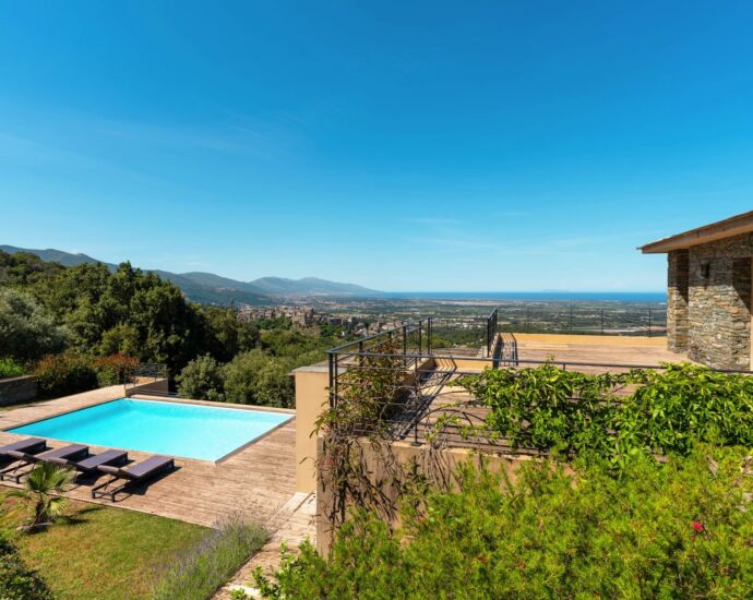 Sorbo-Ocagnano, Villa vue mer,  4 chambres, piscine, proche plage