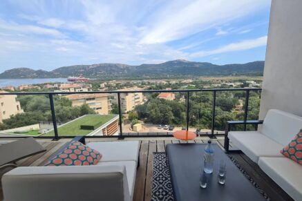 Porto-Vecchio, appartement contemporain, 3 chambres, vue mer, proche plage, piscine