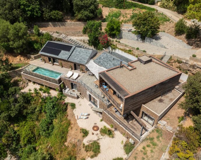 Cap Corse, Erbalunga, waterfront villa with private cove, direct sea access,7 Bedrooms, infinity Pool