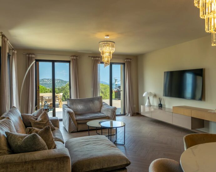 Porto-Vecchio, penthouse contemporain vue mer, 3 chambres, terrasses, garage, proche plage