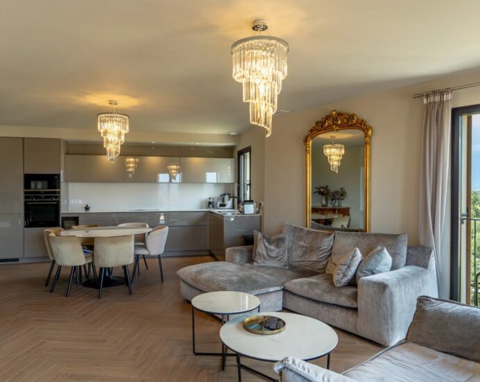 Porto-Vecchio, penthouse contemporain vue mer, 3 chambres, terrasses, garage, proche plage