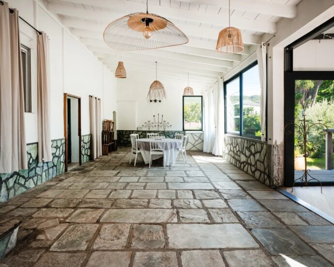 Cap Corse, Sisco, private waterfront estate, 4 units and direct access