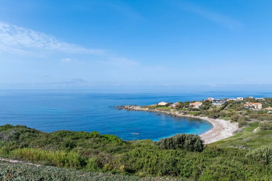 Corbara, Marine de Davia, villa 3 chambres, piscine, vue mer panoramique, plage à pied
