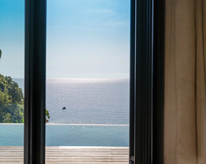 Cap Corse, Erbalunga, waterfront villa with private cove, direct sea access,7 Bedrooms, infinity Pool