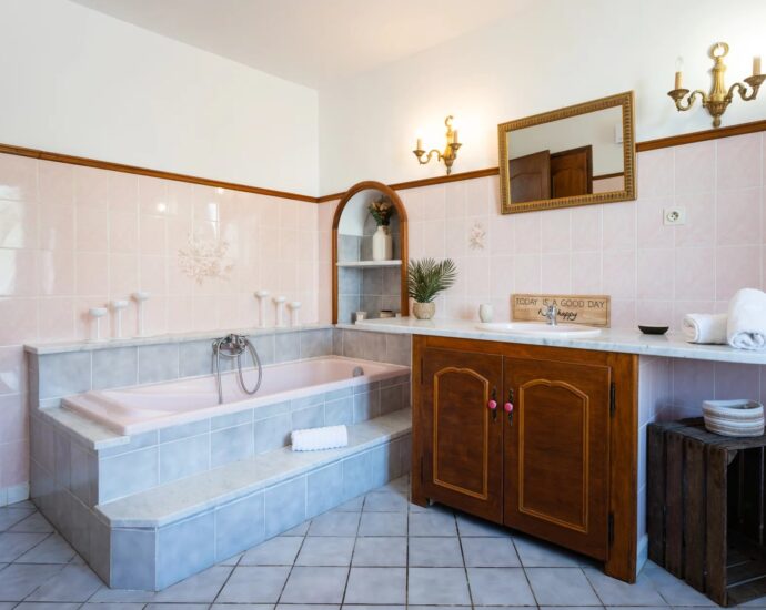 Cap Corse, Sisco, private waterfront estate, 4 units and direct access