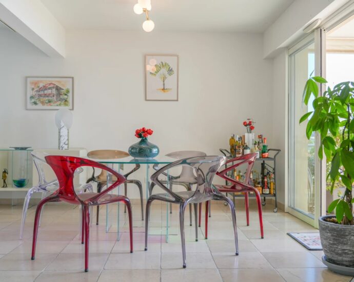 Ajaccio, Appartement en duplex, 4 chambres, terrasse, vue mer panoramique, proche plage