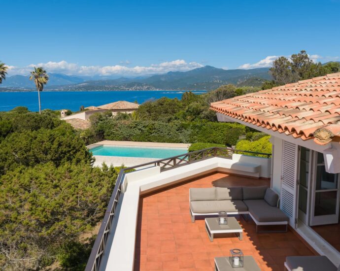 Coti-Chiavari, Villa 6 chambres, piscine, vue mer, plage à pied