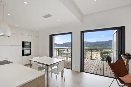 Porto-Vecchio, appartement contemporain, 3 chambres, vue mer, proche plage, piscine