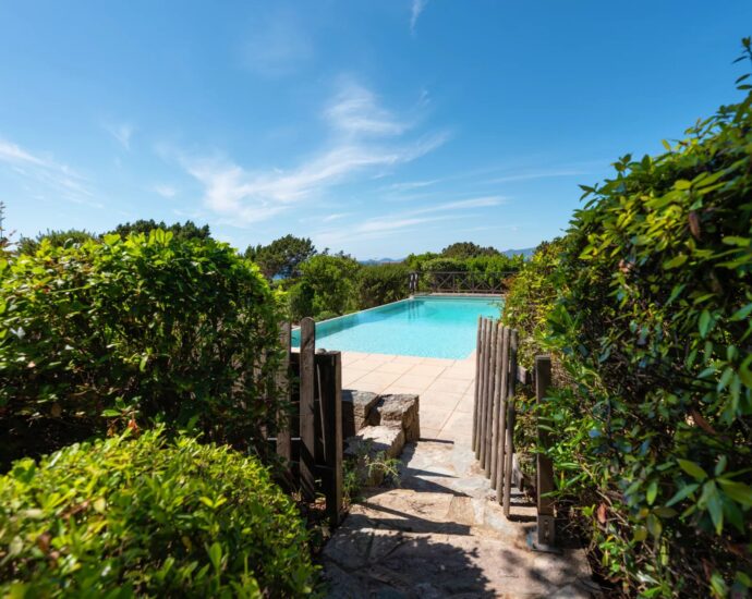 Coti-Chiavari, Villa 6 chambres, piscine, vue mer, plage à pied
