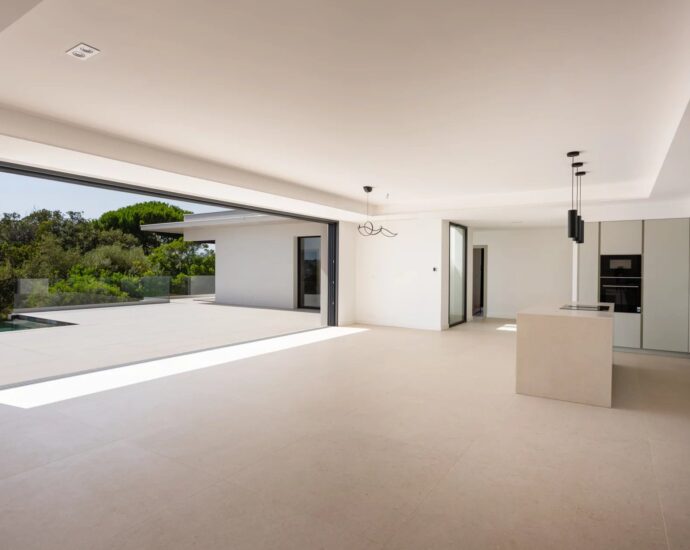 Rive Sud d’Ajaccio, Porticcio, Villa contemporaine avec vue mer, 4 chambre, piscine à débordement, proche plage