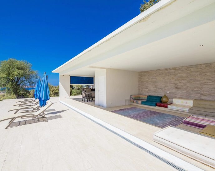 Lumio, 6 bedroom villa, panoramic sea view, infinity pool, near beach