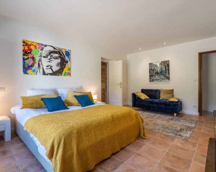 Lumio, 6 bedroom villa, panoramic sea view, infinity pool, near beach