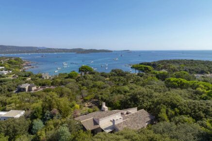 Porto-Vecchio, Domaine de Cala Rossa, villa 5 chambres, très belle vue mer, plage à 100 m