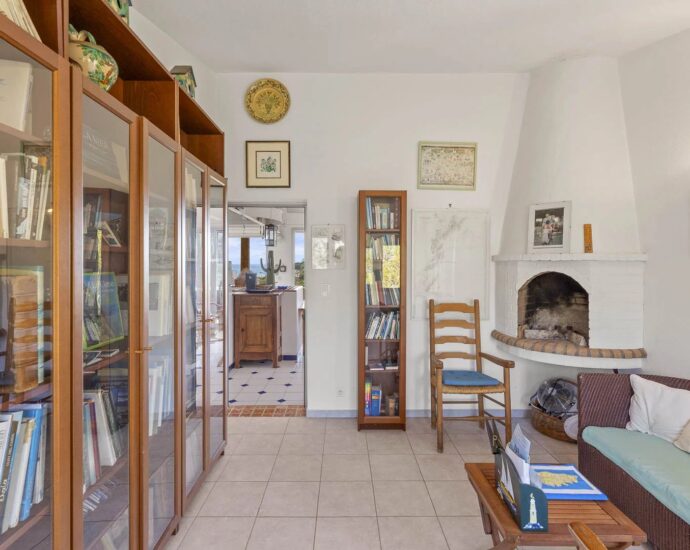 Porto-Vecchio, Palombaggia, Ensemble de deux villas à rénover, vue mer, plage à pied