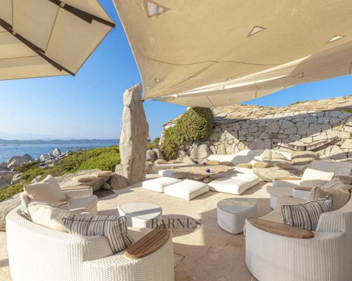 Ile de Cavallo – Propriété d&rsquo;exception – Pieds dans l&rsquo;eau – crique d&rsquo;accostage privée – jardin méditerranéen – 9 chambres