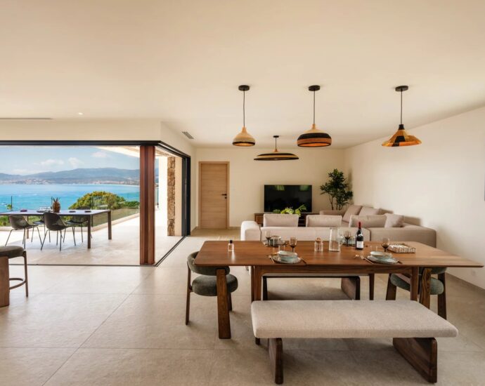 Rive-Sud d&rsquo;Ajaccio, Porticcio, villa vue mer, 4 Chambres, piscine, proche plage