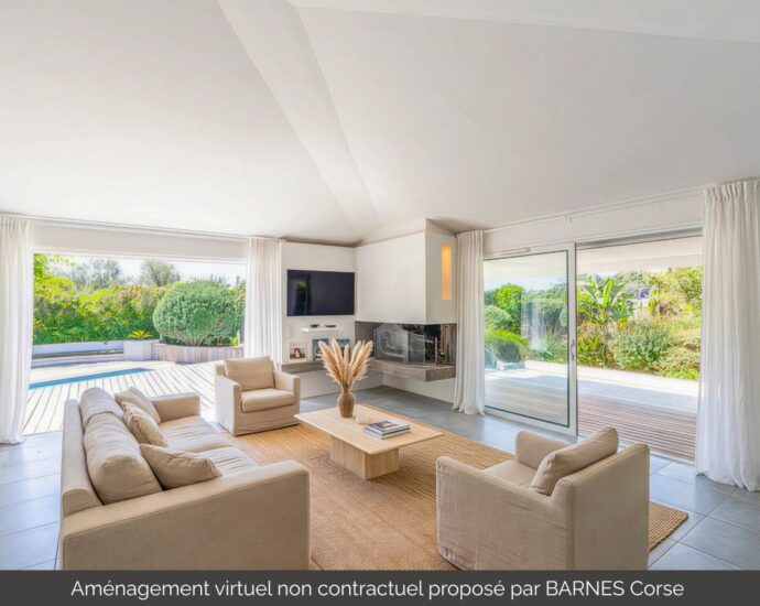 Lecci, Villa avec piscine,  5 chambres, environnement calme, proche plage et commodités