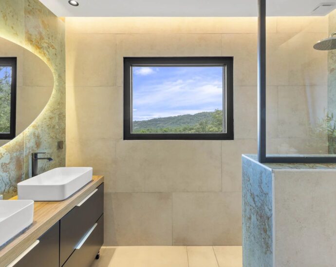 Sainte lucie de Porto Vecchio – Architect-Designed Villa – 4 Bedrooms – Swimming Pool – Mountain Views – Sea Glimpse