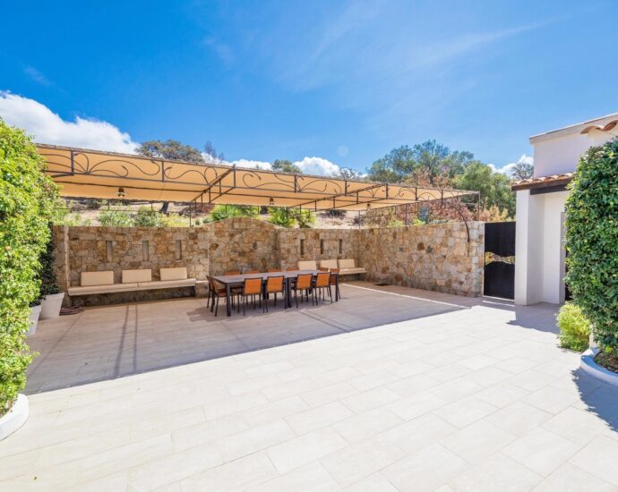 Lumio, 6 bedroom villa, panoramic sea view, infinity pool, near beach