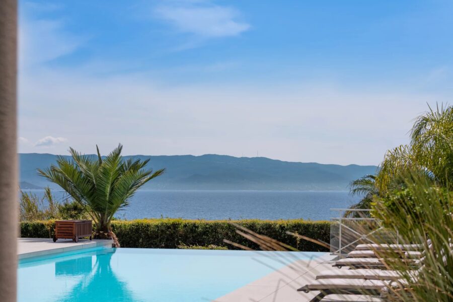 Ajaccio, Route des Sanguinaires, Villa vue mer panoramique, 5 chambres, piscine, plage à pied