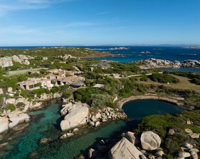 Ile de Cavallo – Propriété d&rsquo;exception – Pieds dans l&rsquo;eau – crique d&rsquo;accostage privée – jardin méditerranéen – 9 chambres