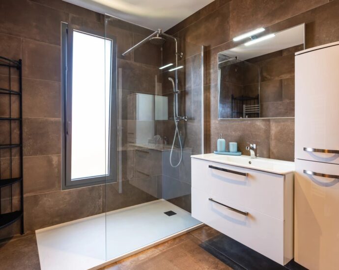 Biguglia, Villa d&rsquo;architecte, 6 chambres, annexe indépendante, vue mer, proche plage