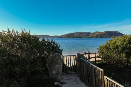 Cala Rossa beach, 6 rooms, pool, right on the water, RL351 Alzu di Cala Rossa